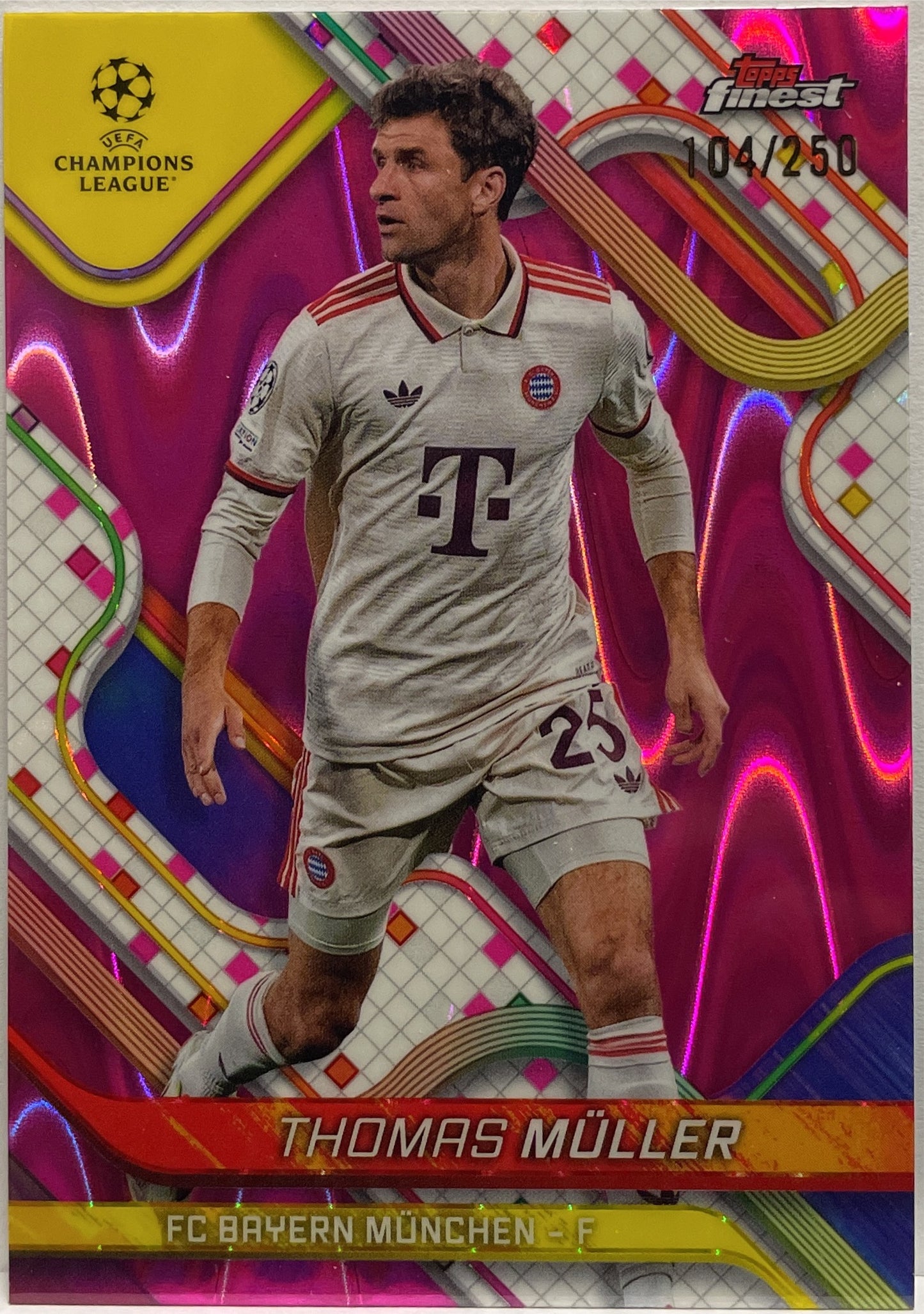 Thomas Muller 104/250 Pink RayWave Topps Finest UCC 2024/25