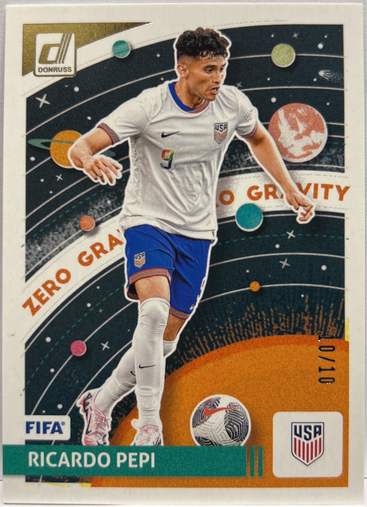 Ricardo Pepi 10/10 Zero Gravity Gold Donruss Fifa 2024/25