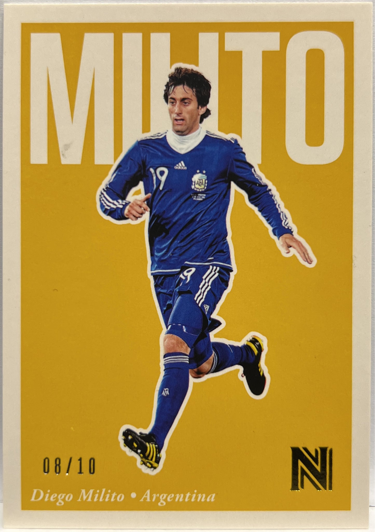 Diego Milito 8/10 Panini Nobility 2017