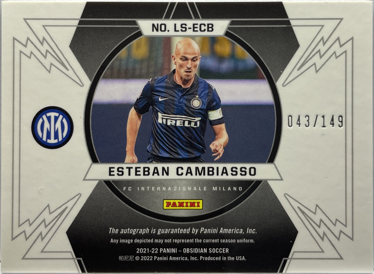 Esteban Cambiasso 43/149 Autograph Lightning Strike Obsidian 2021/22