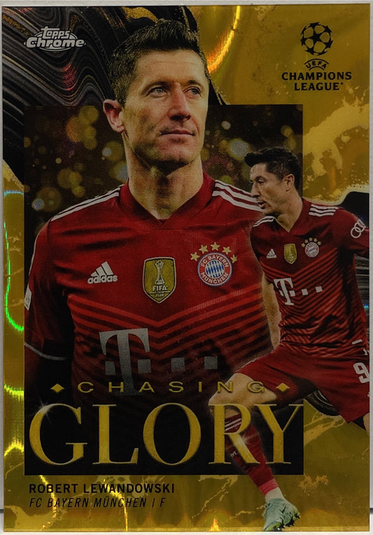 Robert Lewandowski Chasing Glory Gold Lava Topps Chrome UCL 2021/22