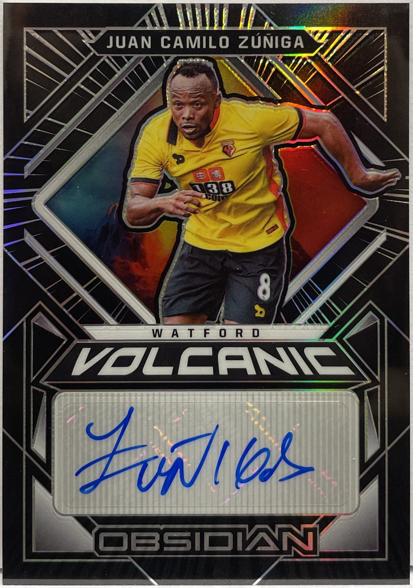 Juan Camilo Zuniga 39/72 Autograph Volcanic Panini Obsidian 2021/22