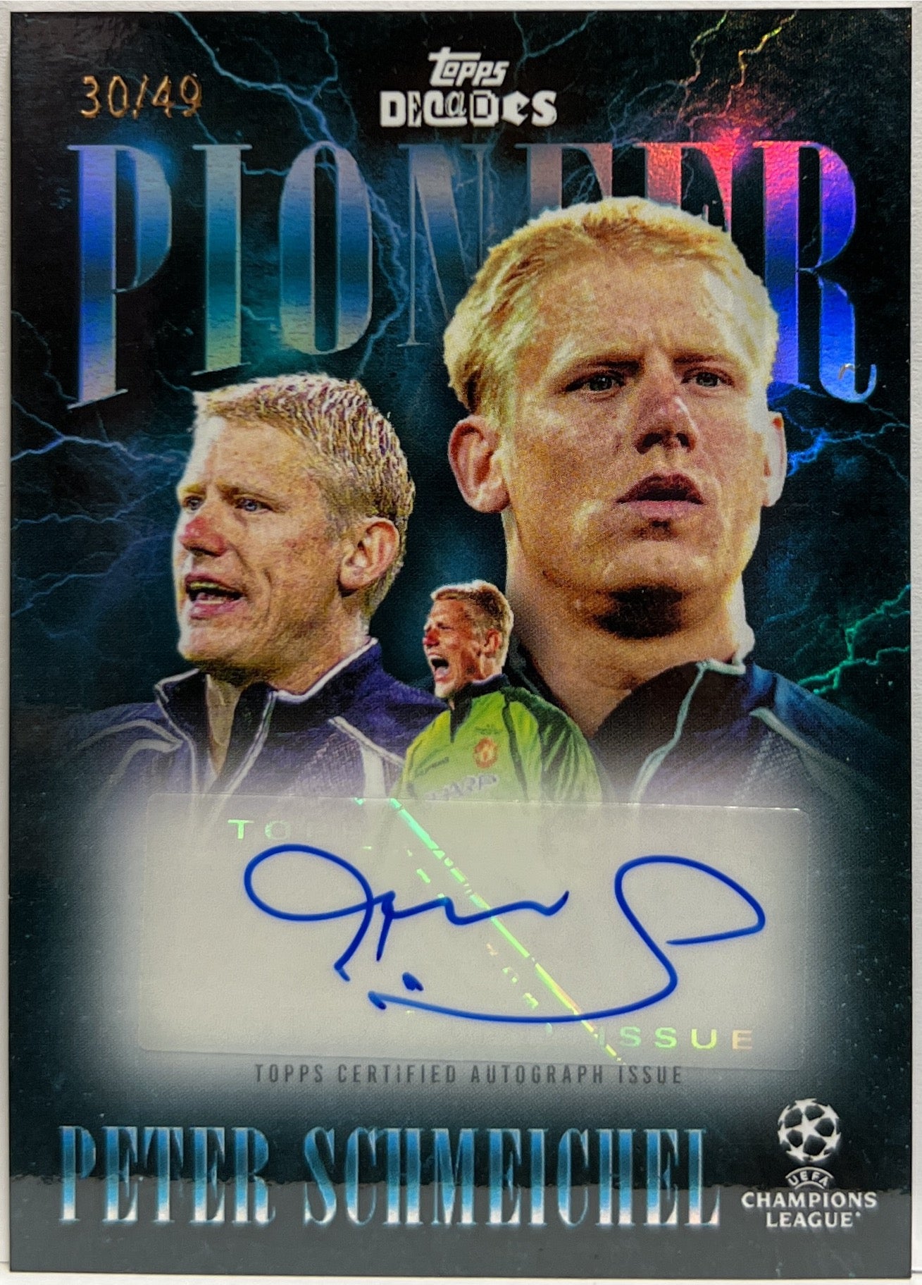 Peter Schmeichel 30/49 Autograph Pioneer Topps Decades 2024/25