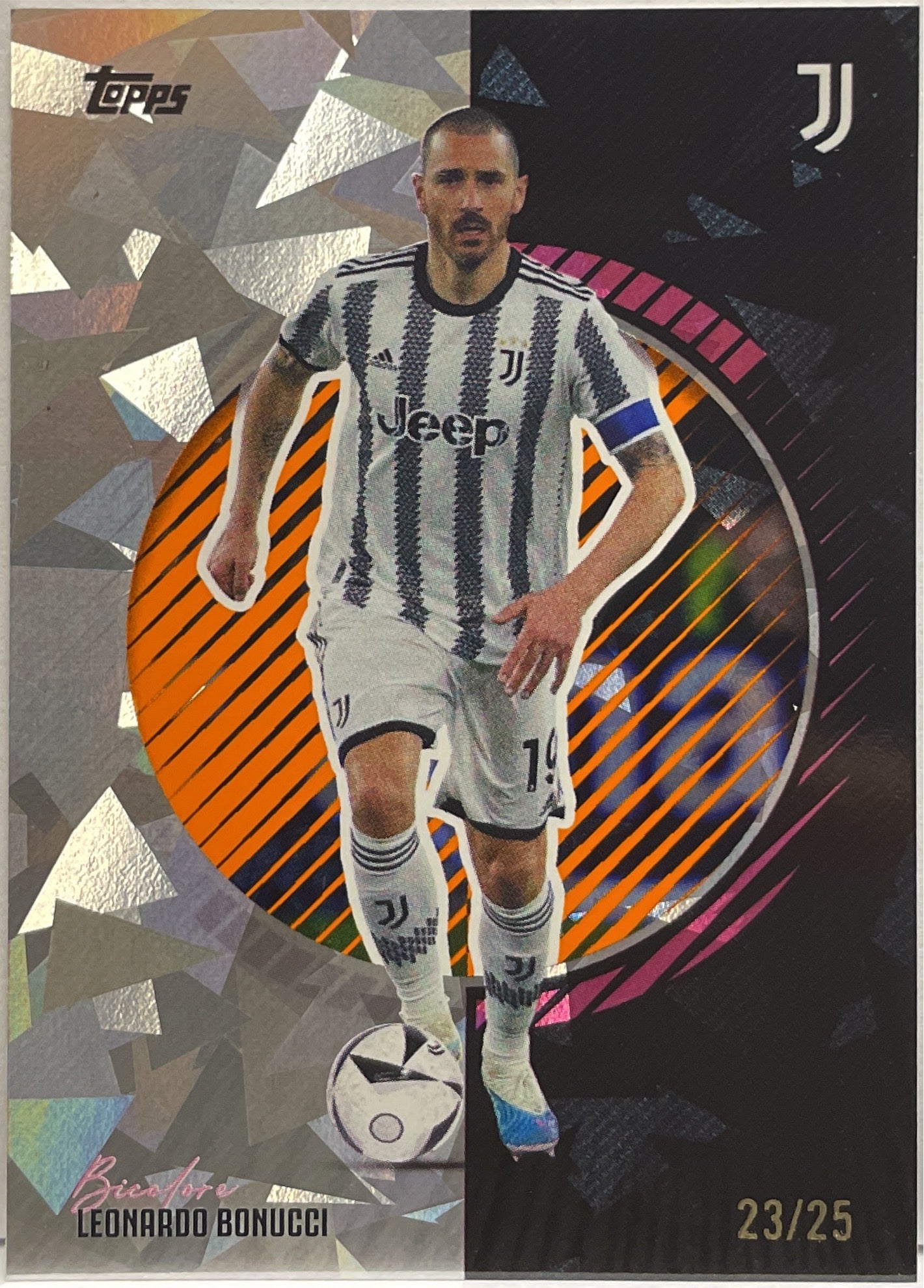Leonardo Bonucci 23/25 Bicolore Orange Cracked Ice Topps Juventus Set 2025/26