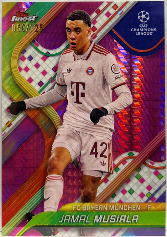 Jamal Musiala 50/125 Pink Prism Topps Finest UCC 2024/25