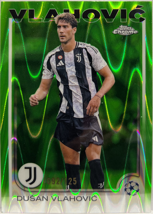 Dusan Vlahovic 92/125 Green RayWave Topps Chrome UCC 2024/25
