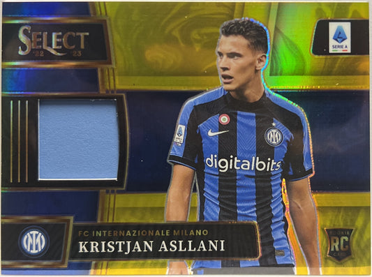 Kristjan Asllani 8/10 Patch Select Memorabilia Gold Select Swatches Select Serie A 2022/23