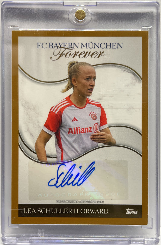 Lea Schuller 10/50 Autograph Gold Topps Bayern Munchen Forever 2024