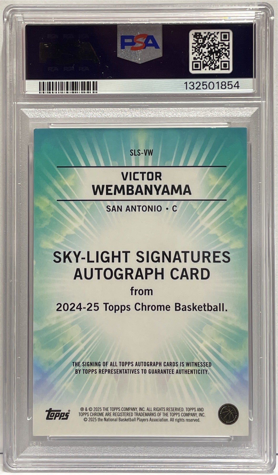 Victor Wembanyama 19/25 Autograph Sky Light Signatures Orange Geometric Topps Chrome Basketball NBA 2024/25 PSA 8