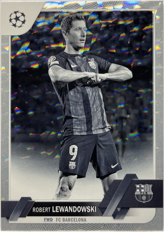 Robert Lewandowski 35/150 Black And White Icy Foil Topps UCC 2022/23