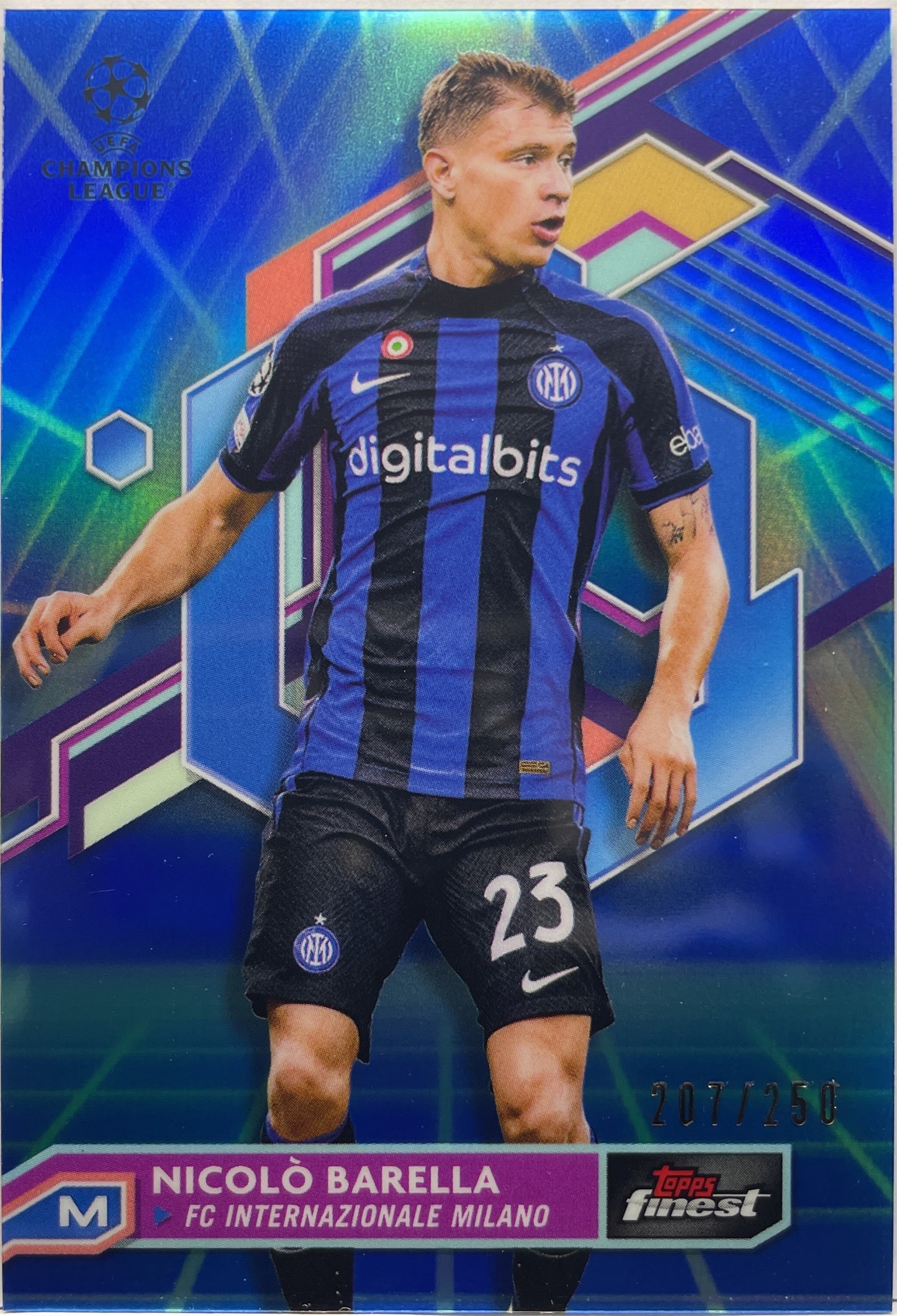 Nicolo Barella 207/250 Blue/Aqua Vaporwave Topps Finest UCC 2022/23