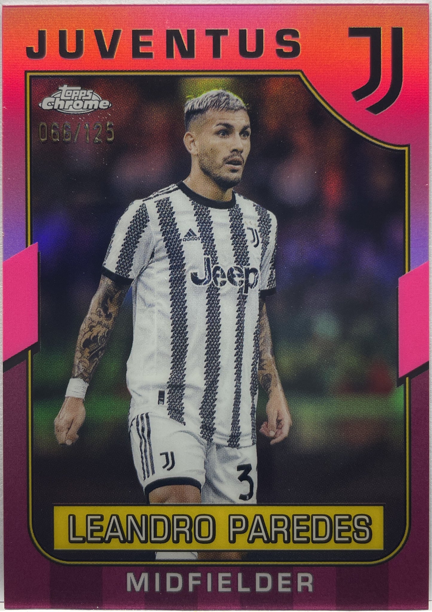 Leandro Paredes 66/125 Pink Topps Chrome Juventus 2022/23