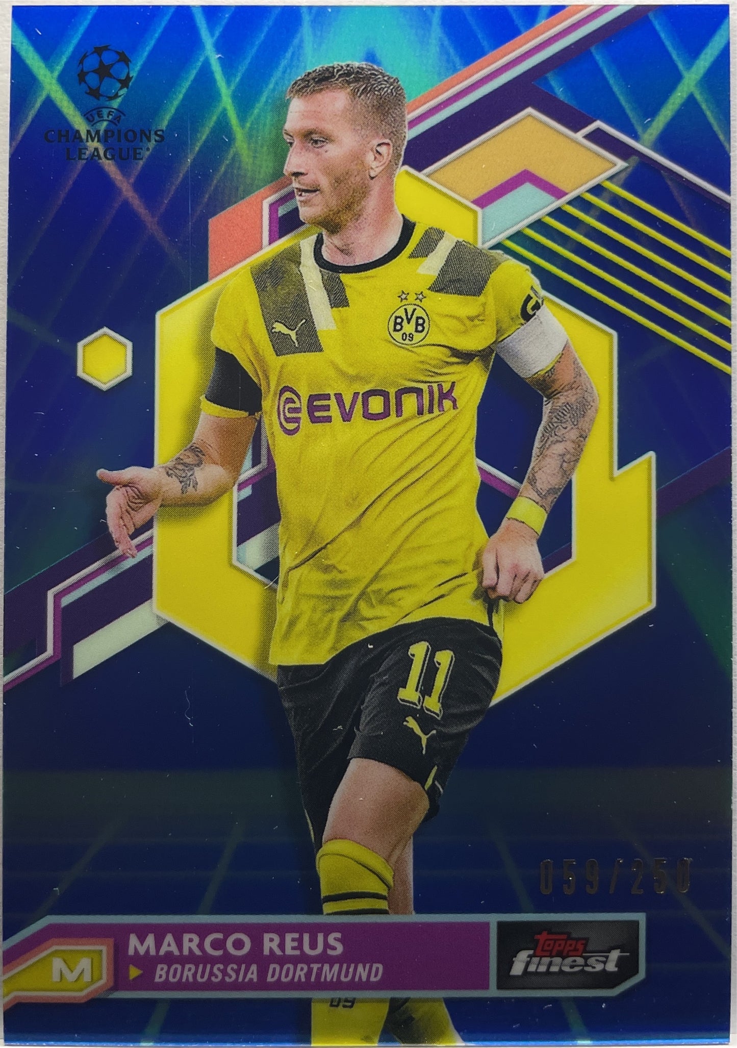 Marco Reus 59/250 Blue/Aqua Vaporwave Topps Finest UCC 2022/23