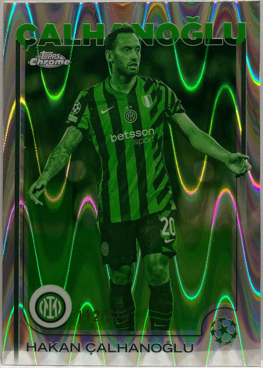 Hakan Calhanoglu 112/225 Night Vision RayWave Topps Chrome UCC 2024/25
