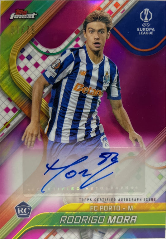 Rodrigo Mora 61/75 Rookie Autograph Magenta Topps Finest UCC 2024/25