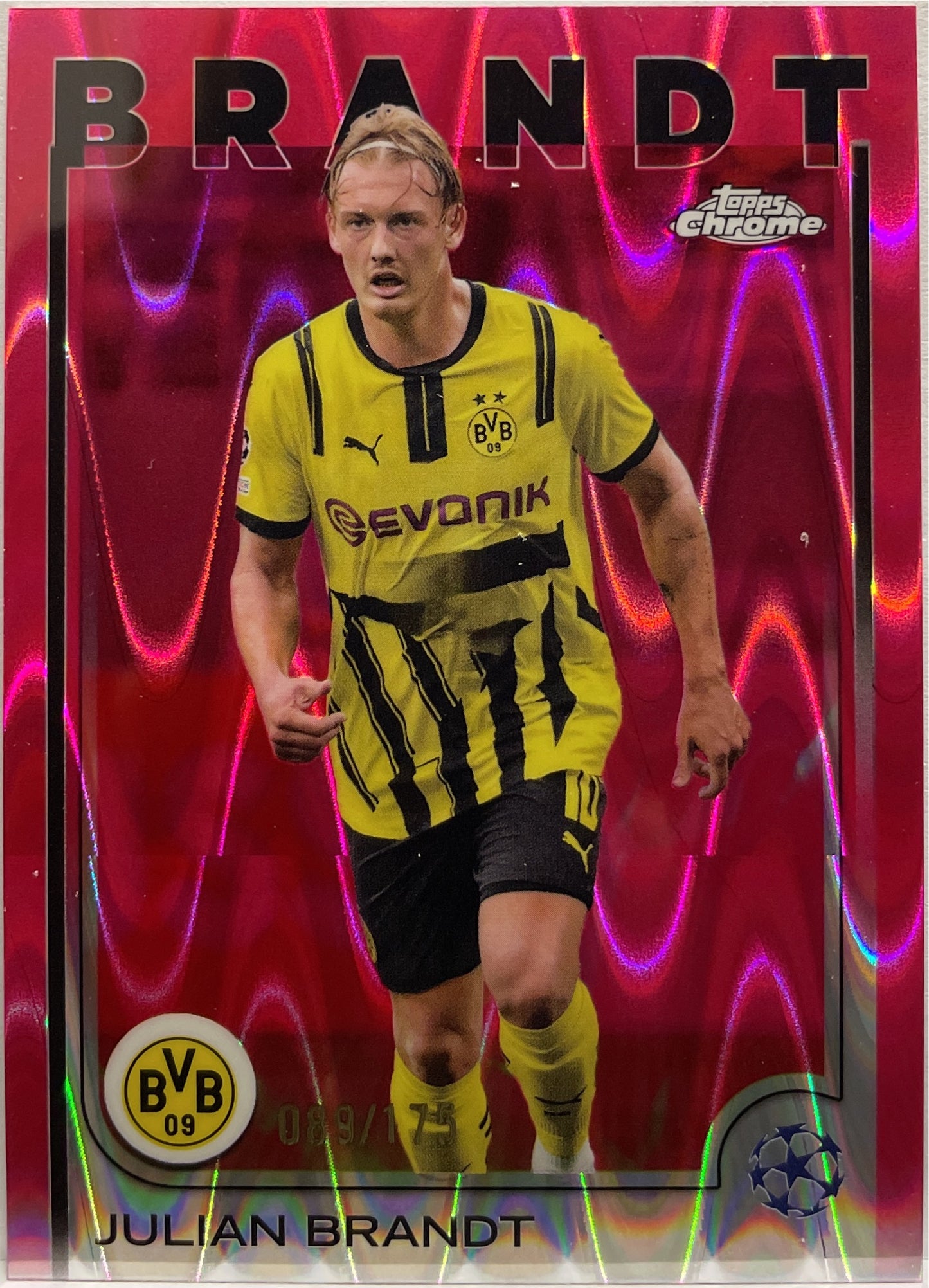 Julian Brandt 89/175 Pink RayWave Topps Chrome UCC 2024/25